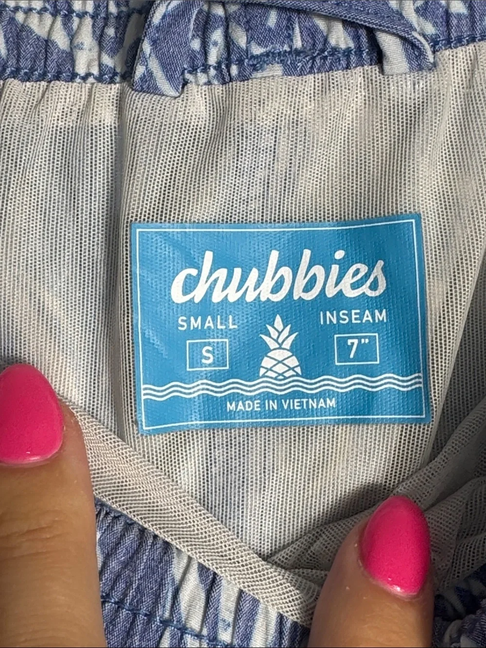 Chubbies Men's Blue Pineapple-Print Swim Trunks Size Small